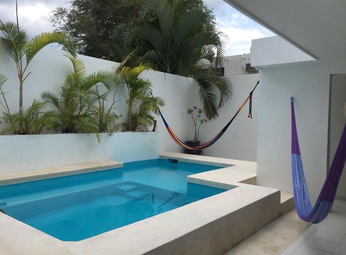House with pool, photo 1 of 6