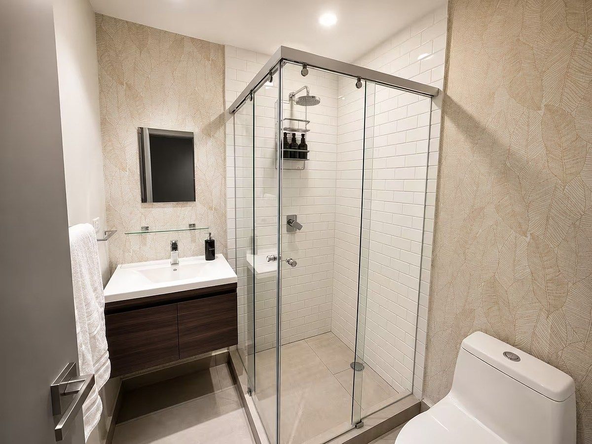 Baño, photo 2 of 11