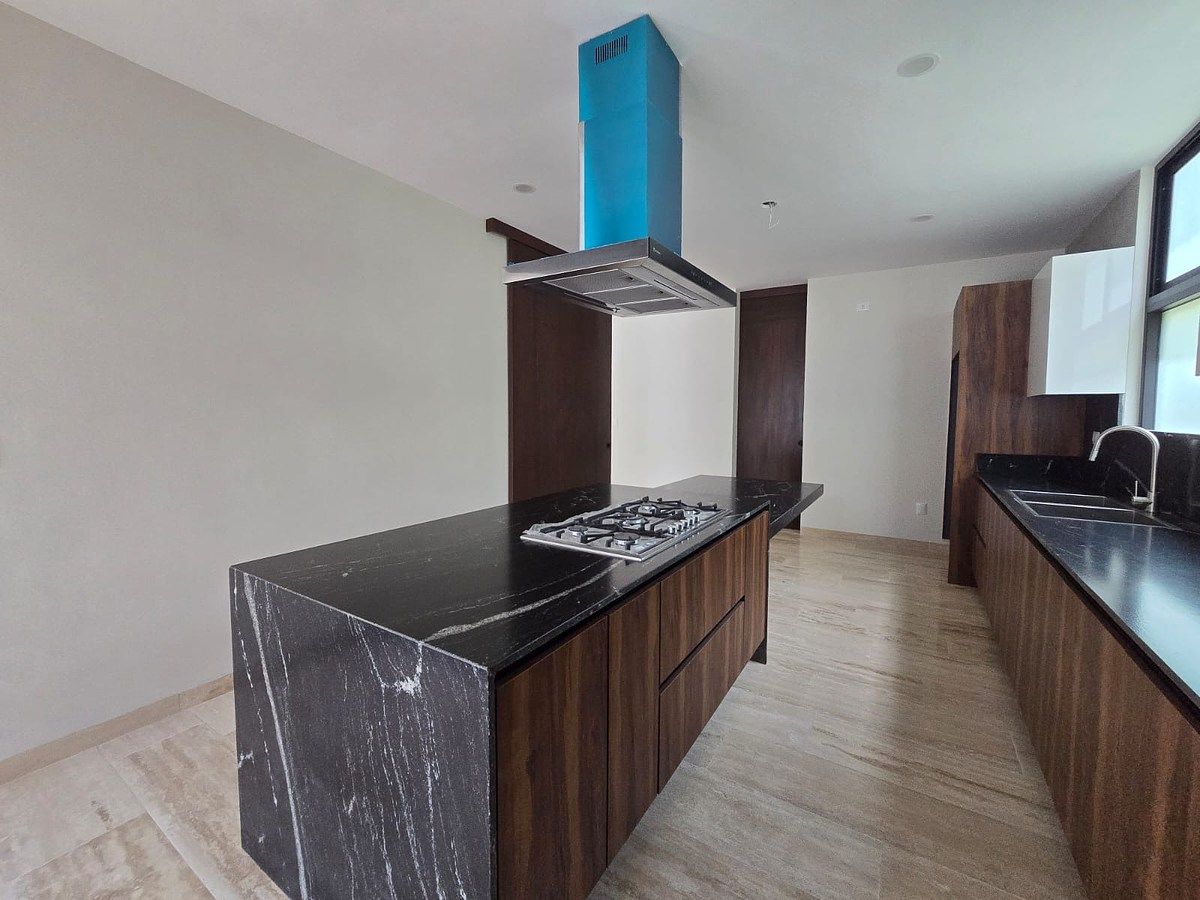 House in Gated Community in Yucatán Country Club, Mérida, photo 11 of 35