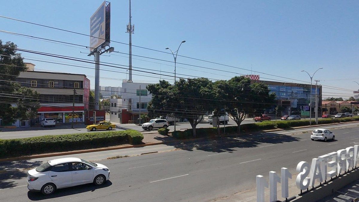 ¡EXCELENTE OPORTUNIDAD COMERCIAL EN CARRETAS!, foto 1 de 6
