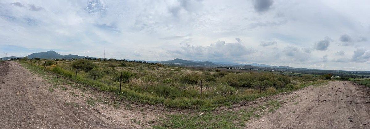 Terra industrial em Apapátaro, Huimilpan, foto 4 de 11