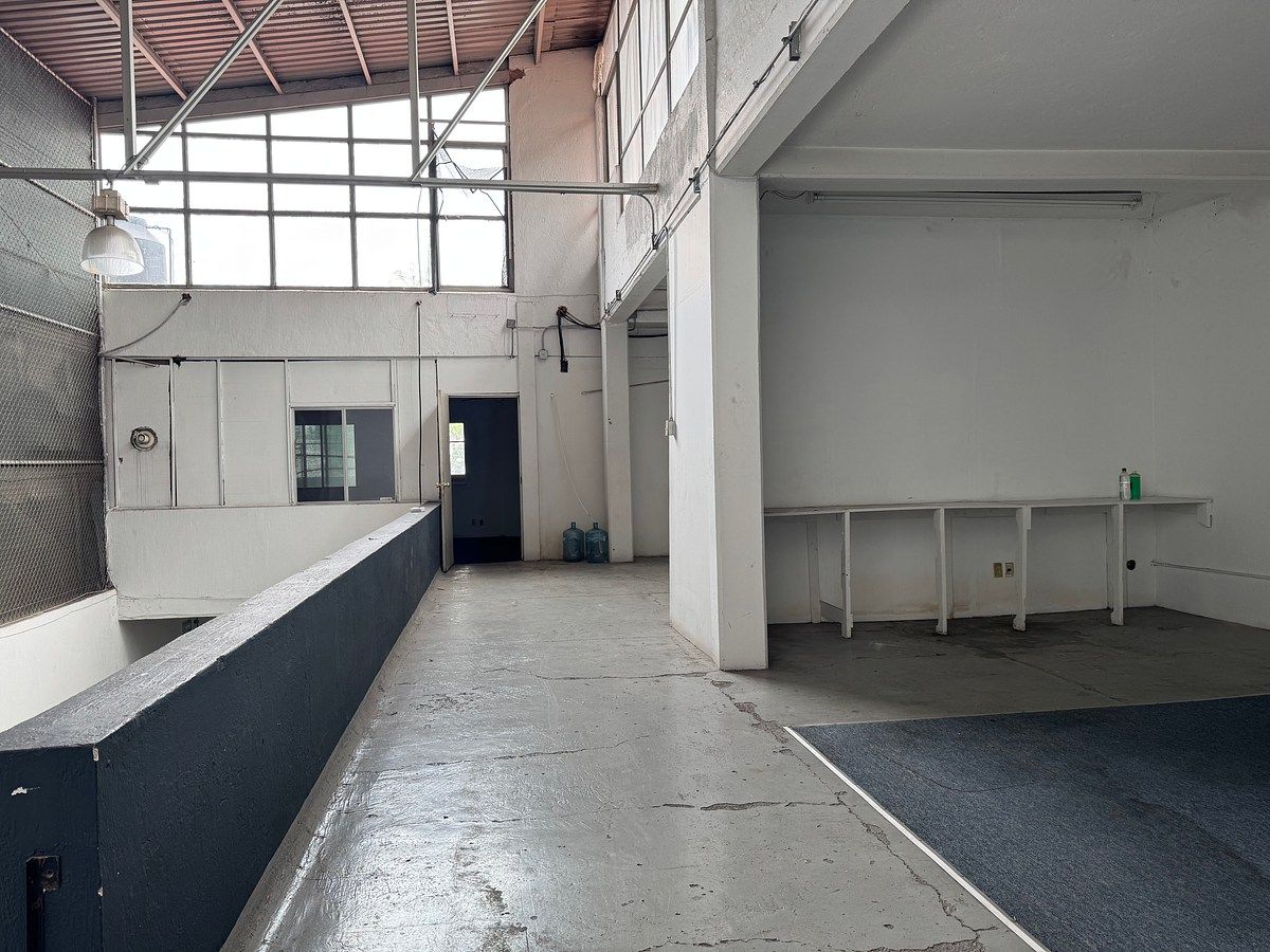 Galpão comercial em El Rosario, Guadalajara, foto 12 de 22