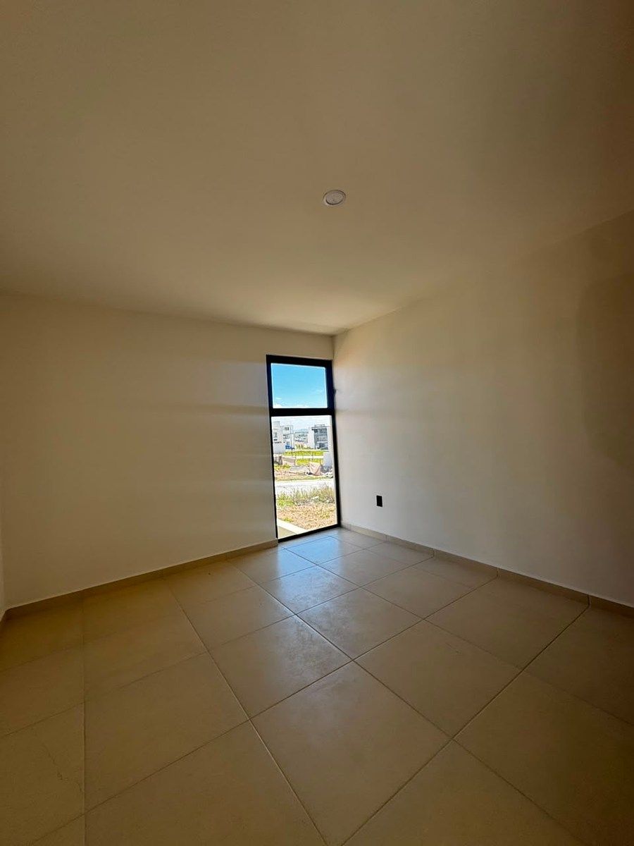 Casa em Capital Sur, El Marqués, foto 2 de 10