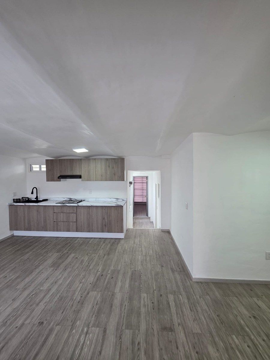 Casa Duplex para Alugar, Andar Superior, Lomas de Atemajac, perto da Avenida Patria, foto 1 de 18