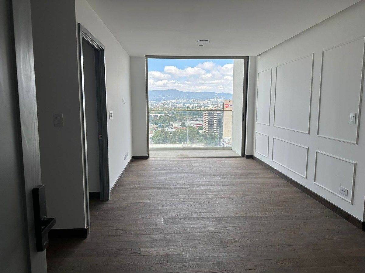 Apartamento en Venta | Zona 10, Edificio Atarah - Image 1