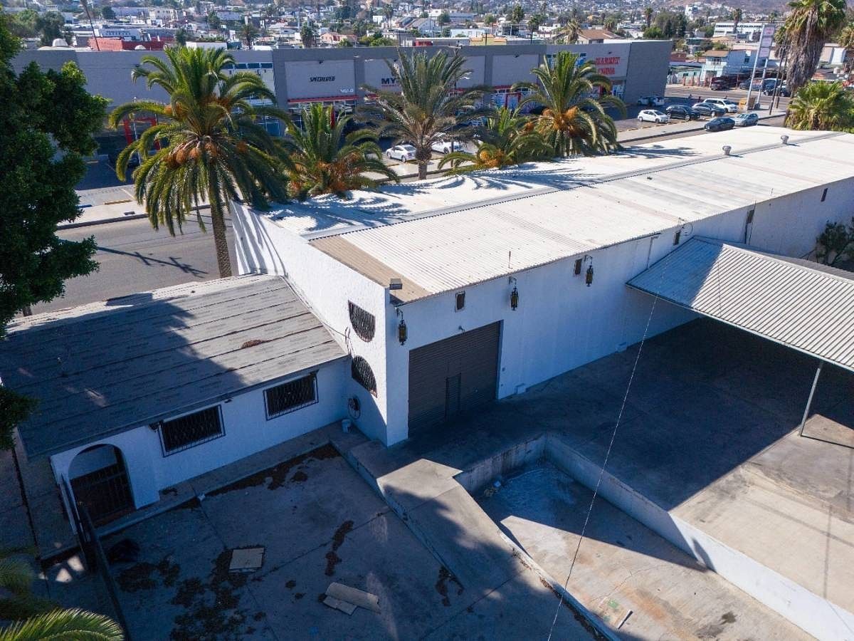 Commercial Storage Unit in Sección Primera, Ensenada, photo 2 of 5