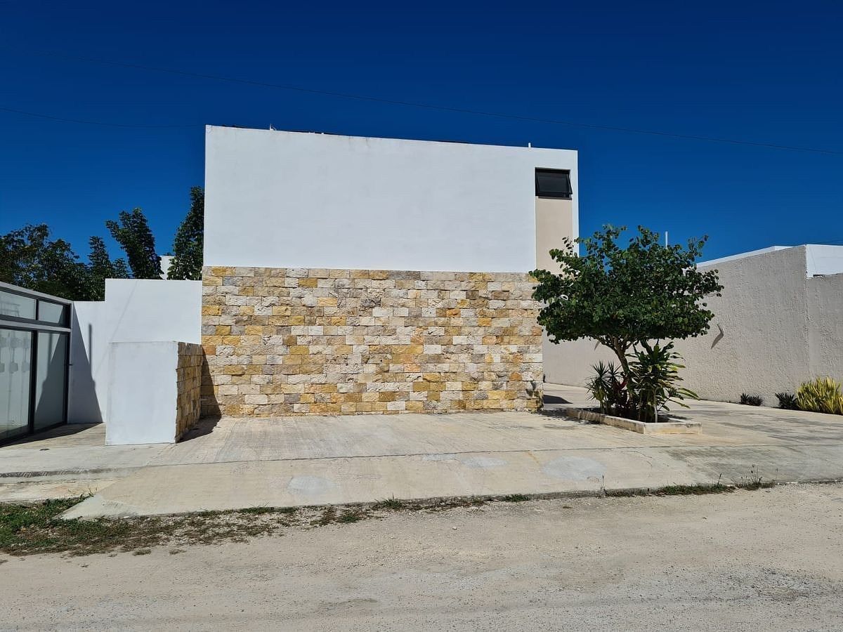 House in Cholul, Mérida, photo 2 of 11