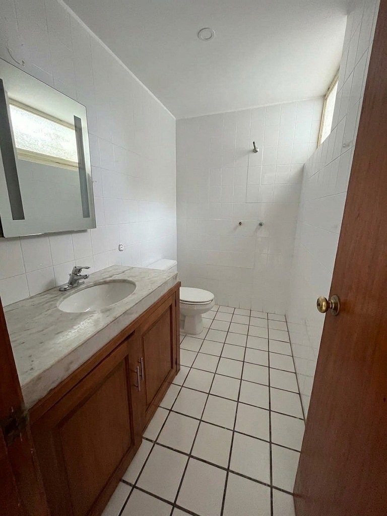 SALE HOUSE IN ALTAMIRA IDEAL FOR VERTICAL DEVELOPMENT OR REMODELING - foto 3