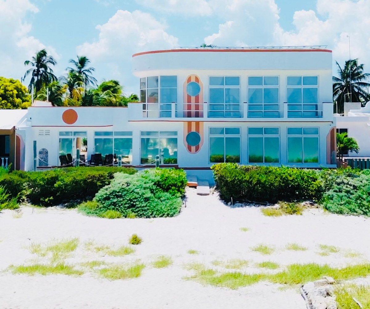 Casa à venda de frente para o mar em Chelem, Progreso — 9 quartos mais 3 condomínios, foto 1 de 18