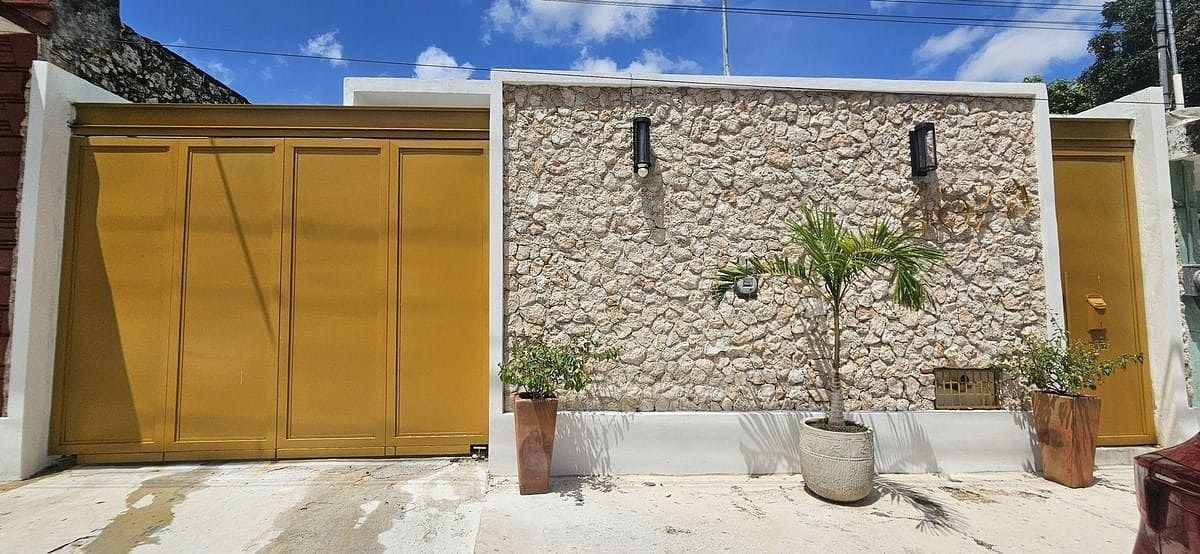 CASA À VENDA NO CENTRO 84, foto 1 de 18