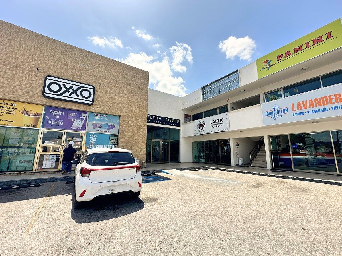 LOCAL A LADO DEL OXXO EN VENTA EN AVENIDA, VILLAS LA HACIENDA EN MERIDA - foto 3
