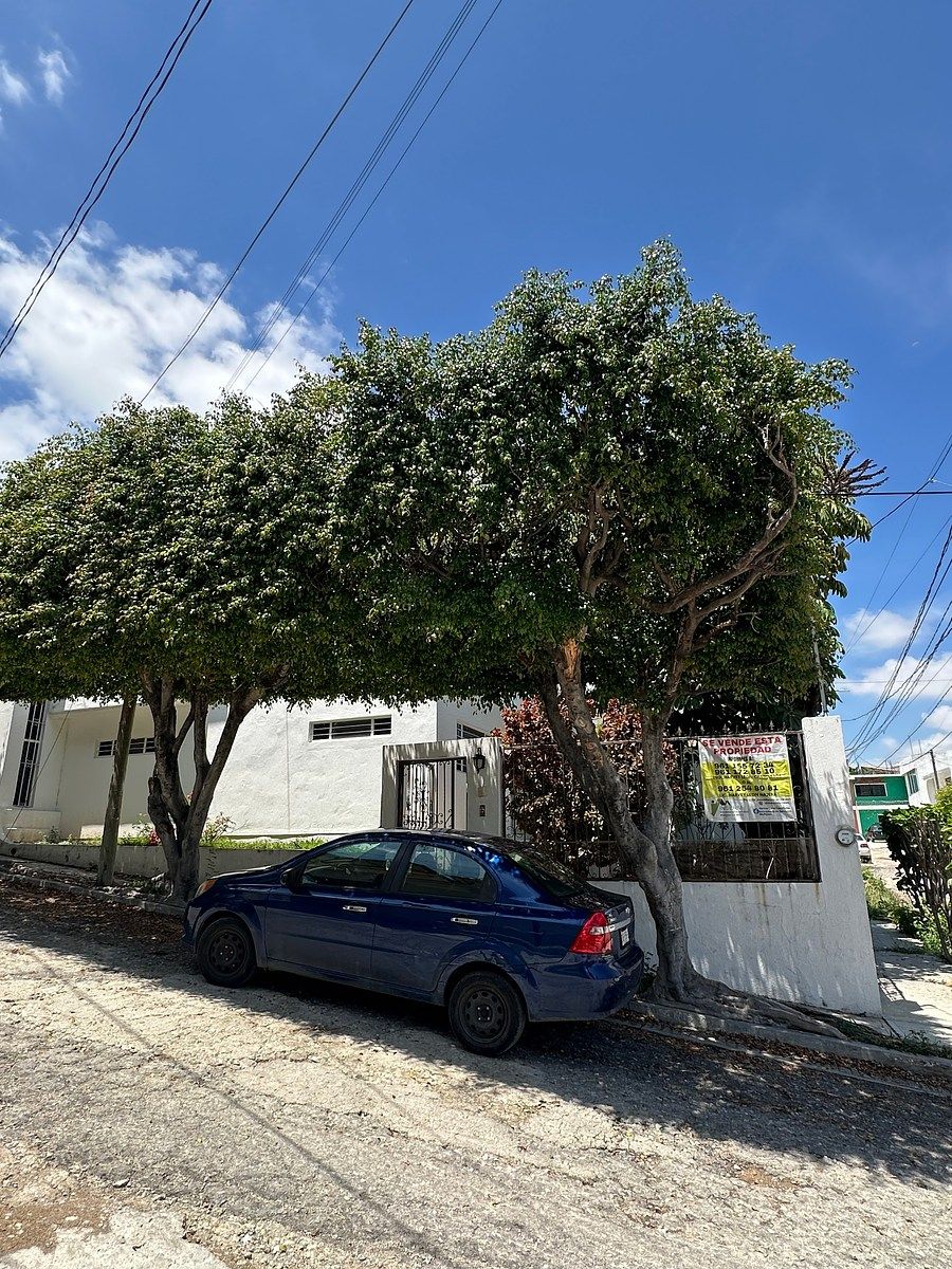 VENDE-SE CASA AMPLA COM 5 QUARTOS NO FRACC. SABINES, foto 1 de 37