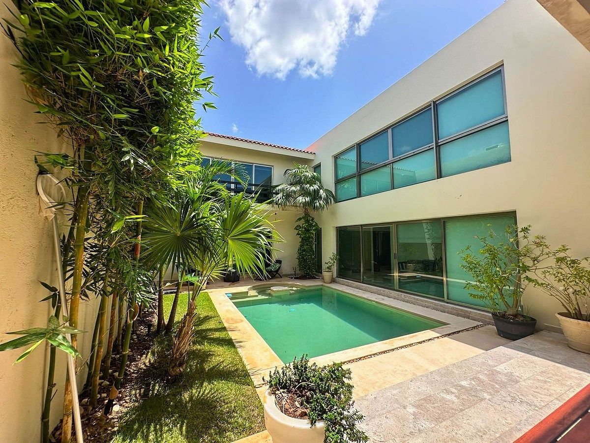 À VENDA RESIDÊNCIA CONTEMPORÂNEA EXCLUSIVA COM PISCINA EM MONTECRISTO, foto 1 de 33
