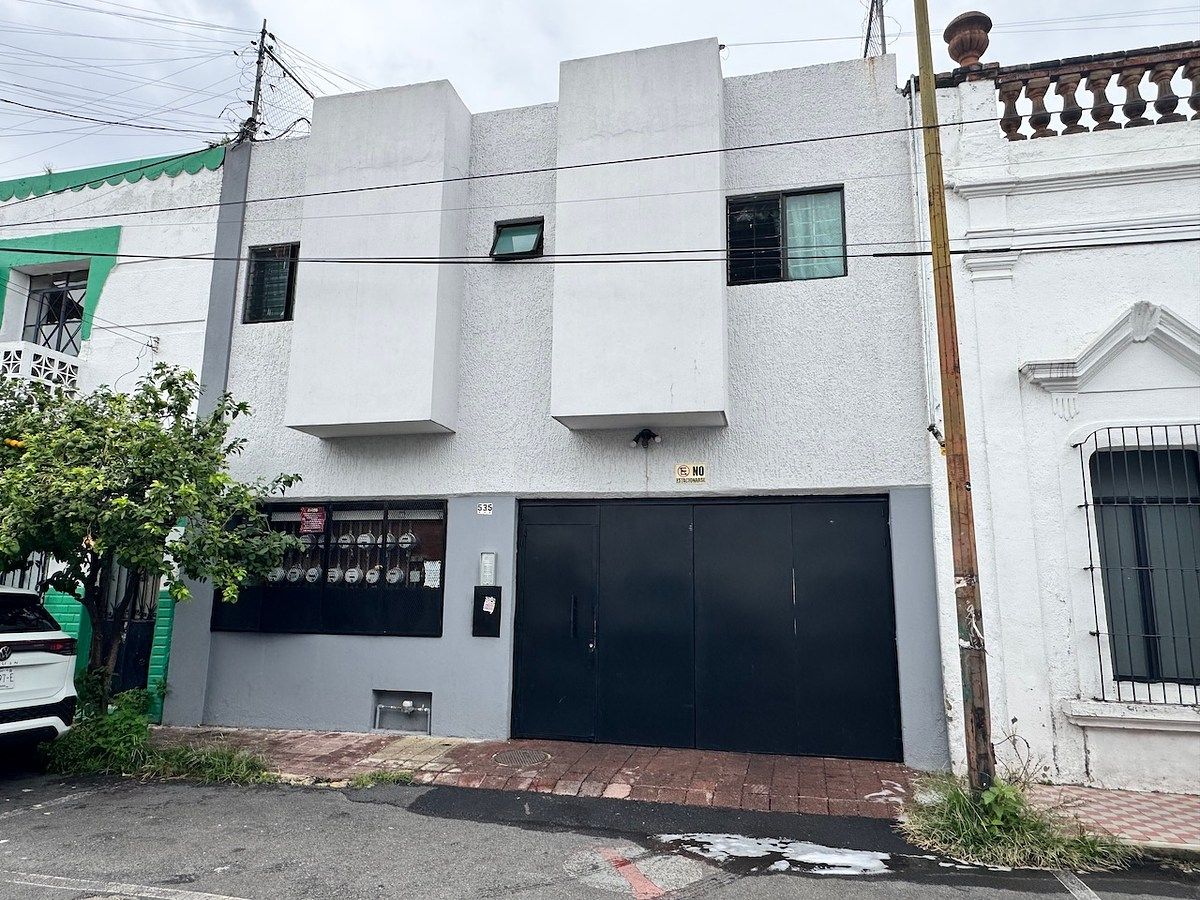 Apartamento super localizado a meia quadra da Av. Federalismo., foto 1 de 23