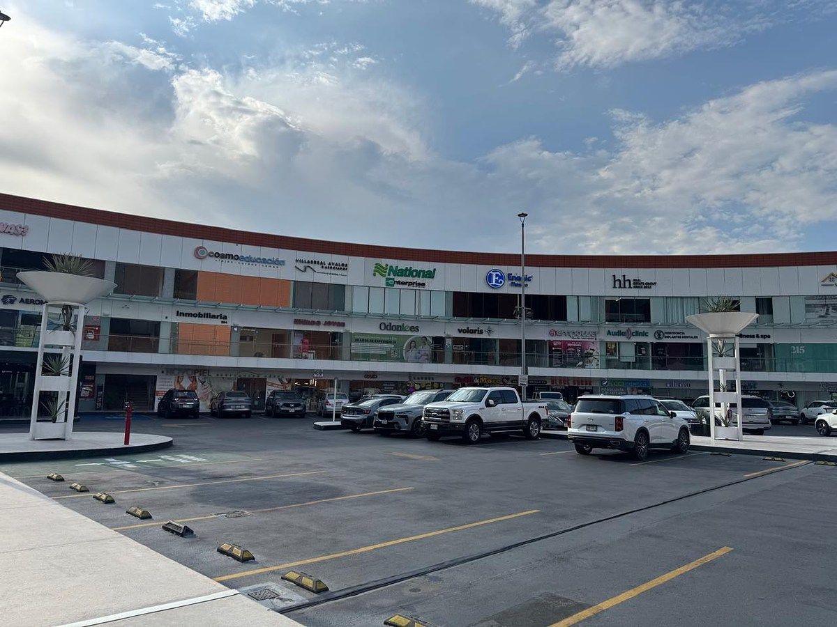 Local en centro comercial en Santa Engracia, San Pedro Garza García, foto 7 de 8
