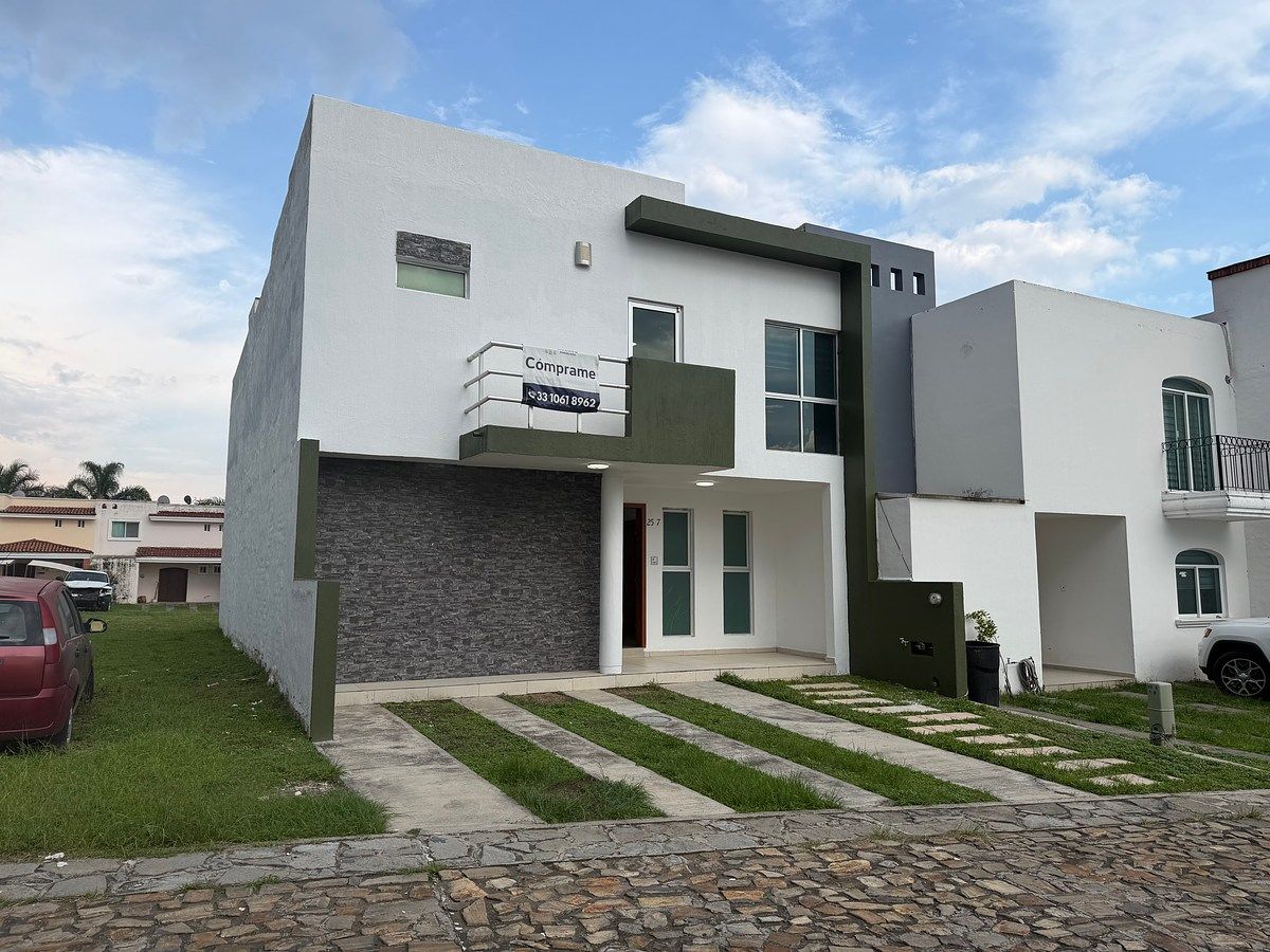 House in Gated Community in Bosques Santa Anita, Tlajomulco de Zúñiga, photo 2 of 29