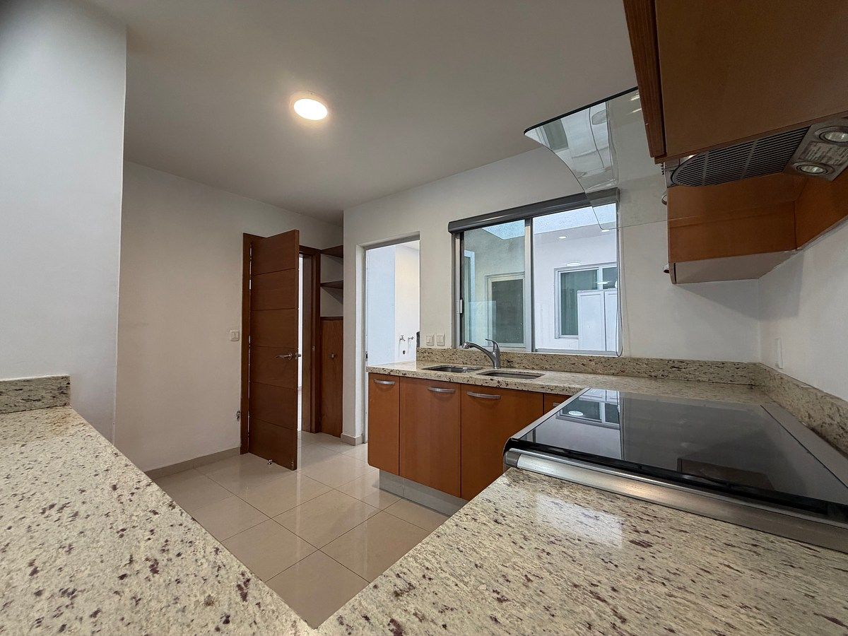 House in Gated Community in Bosques Santa Anita, Tlajomulco de Zúñiga, photo 14 of 29