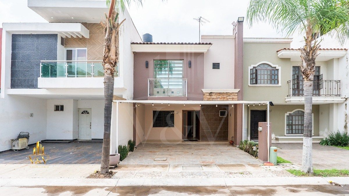HOUSE IN HACIENDA REAL, photo 1 of 23