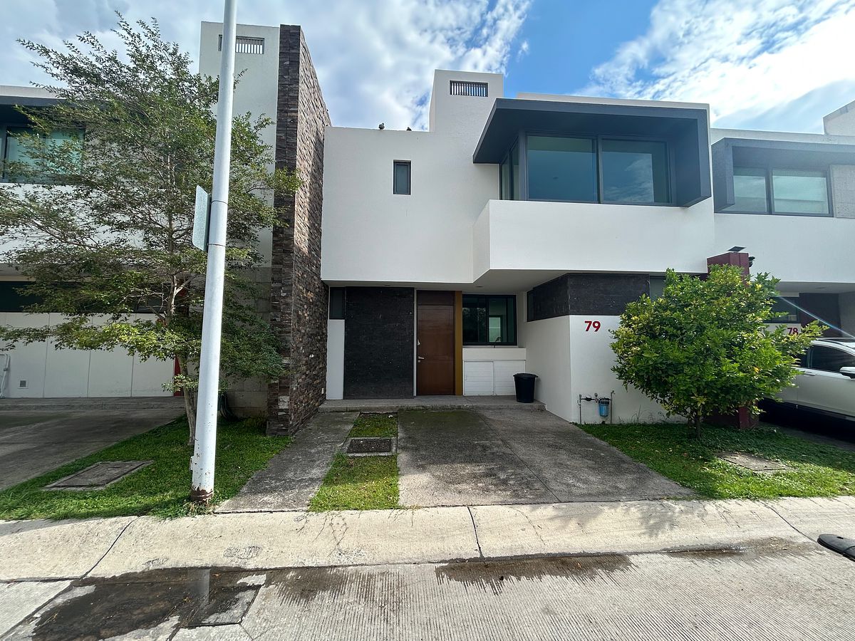 House for Sale Porta Real, photo 1 of 12