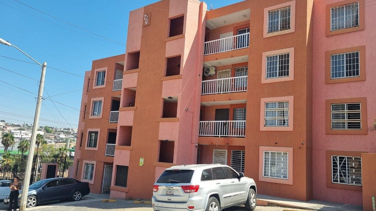 APARTMENT FOR RENT IN PASEO GUAYCURA WITH 2 BEDROOMS, photo 1 of 12
