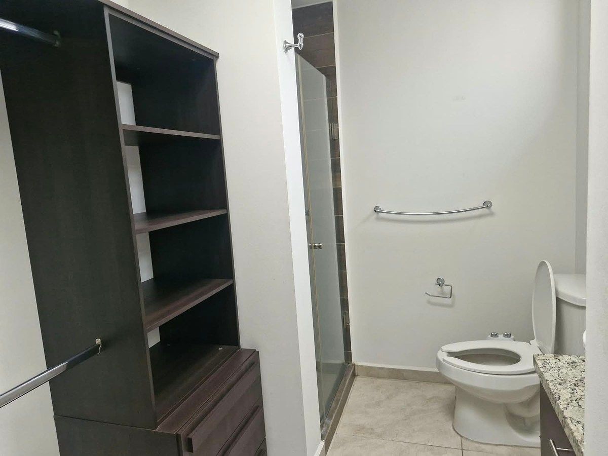 Baño con vestidor Recamara Principal, foto 8 de 13