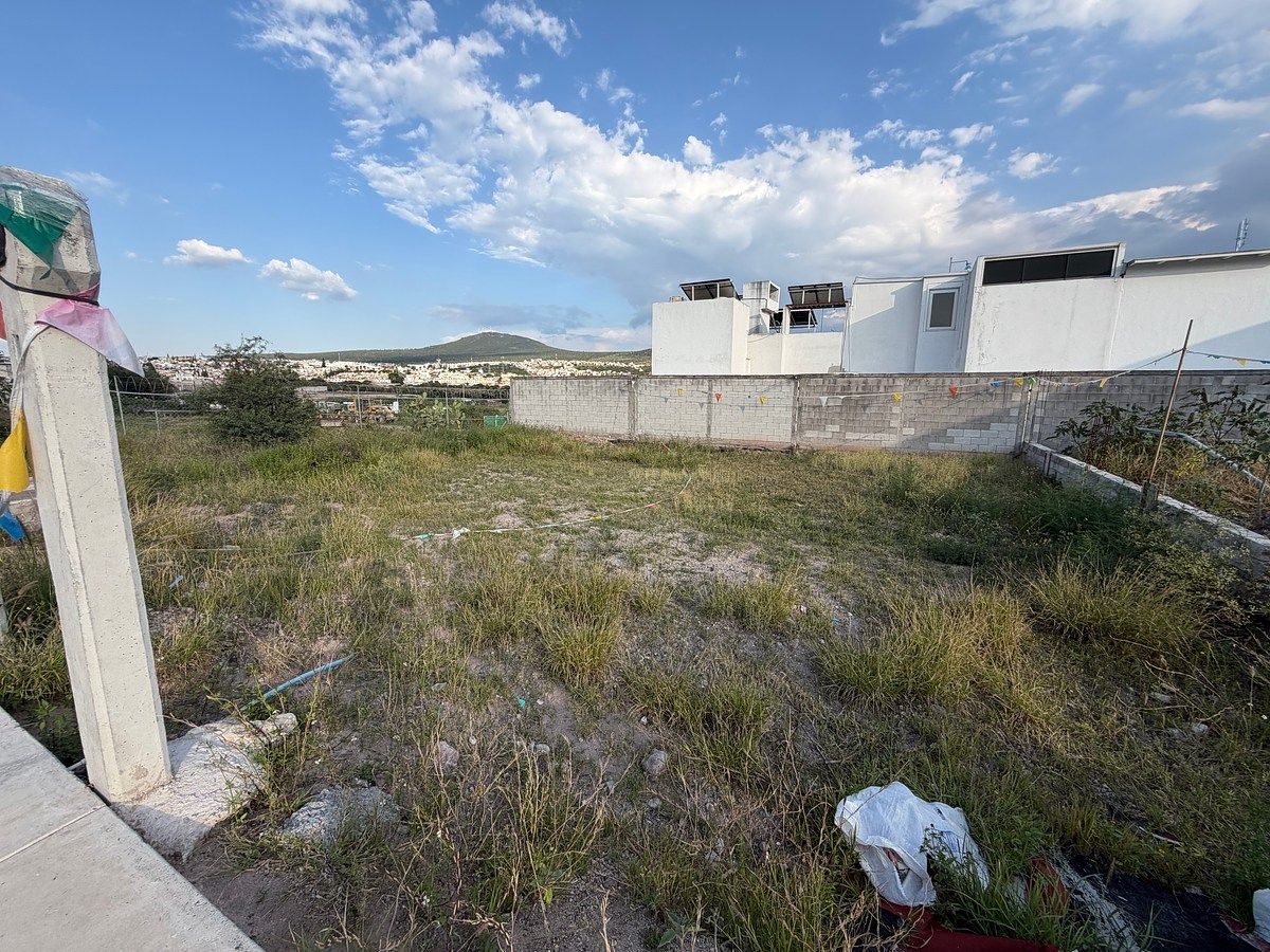 Lote em Colinas del Santuario, Corregidora, foto 5 de 9