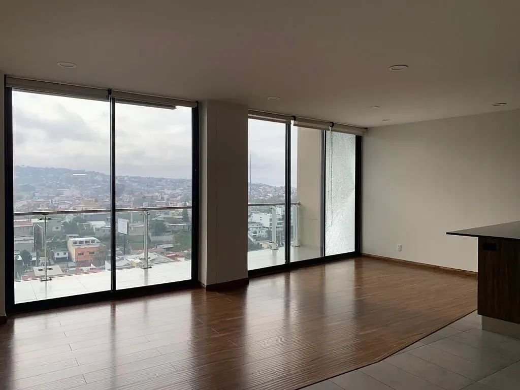 Apartamento de três quartos em La Cacho para alugar, foto 1 de 29