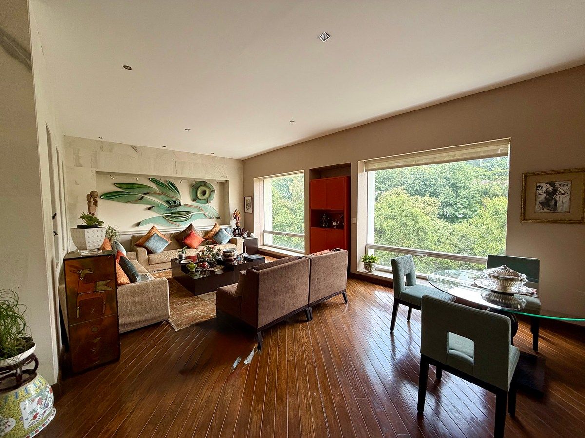 Sala, photo 1 of 22