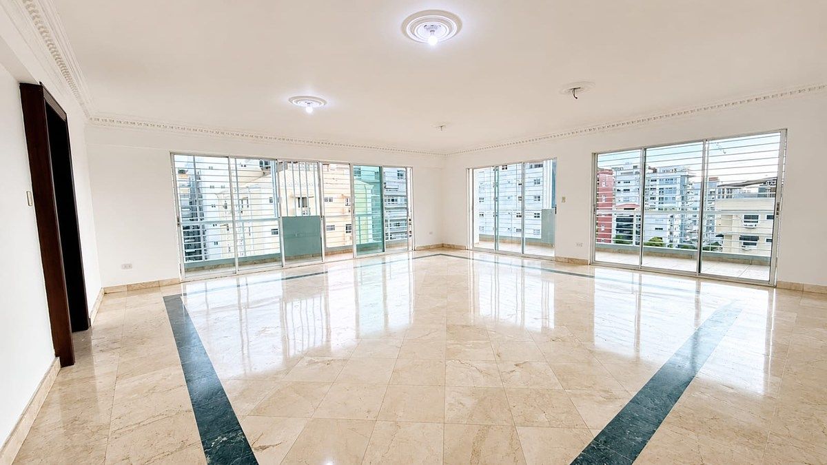 🏡✨ 350 M² APARTMENT IN EVARISTO MORALES 🏡✨, photo 1 of 9