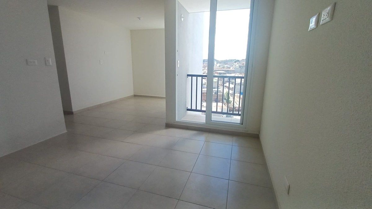Zona 18, Apartamento en Renta, Edificio Vías San Rafael - Image 1