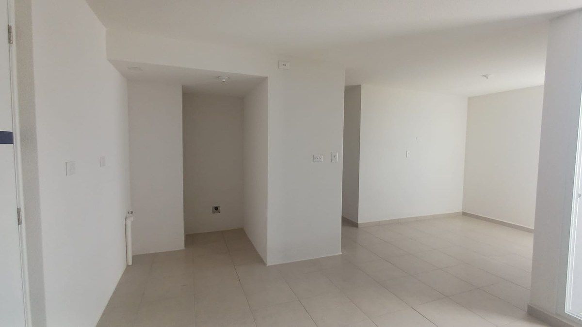 Zona 18, Apartamento en Renta, Edificio Vías San Rafael - Image 2