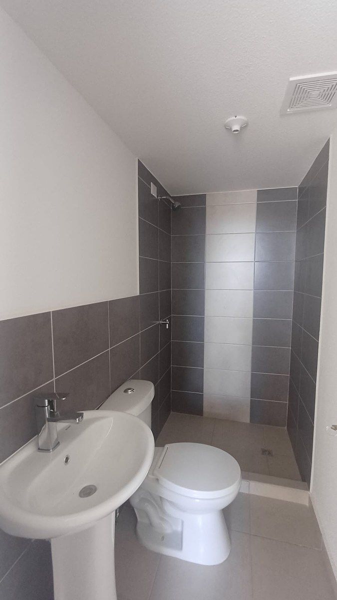 Apartamento en Zona 18, Guatemala, foto 7 de 8