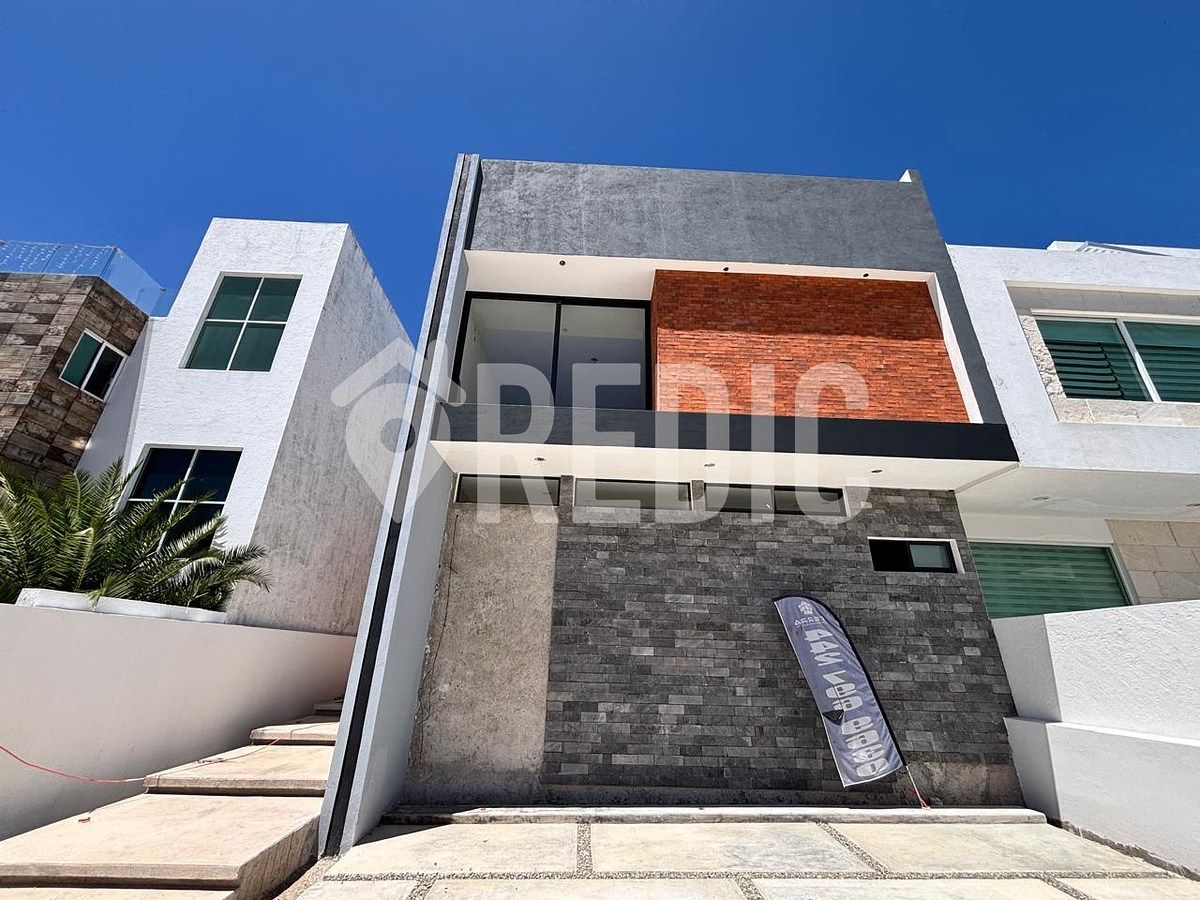 Casa à Venda em Lomas de Juriquilla, foto 1 de 21