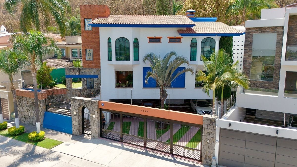 HOUSE FOR SALE IN BUGAMBILIAS, ZAPOPAN, photo 1 of 37