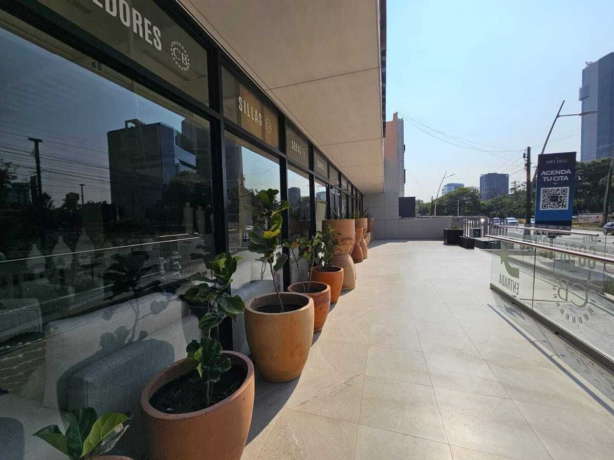 Local comercial en Jardines de los Arcos, Guadalajara, foto 5 de 17