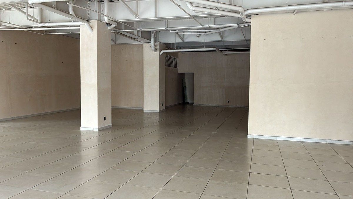Local comercial en Jardines de los Arcos, Guadalajara, foto 6 de 17