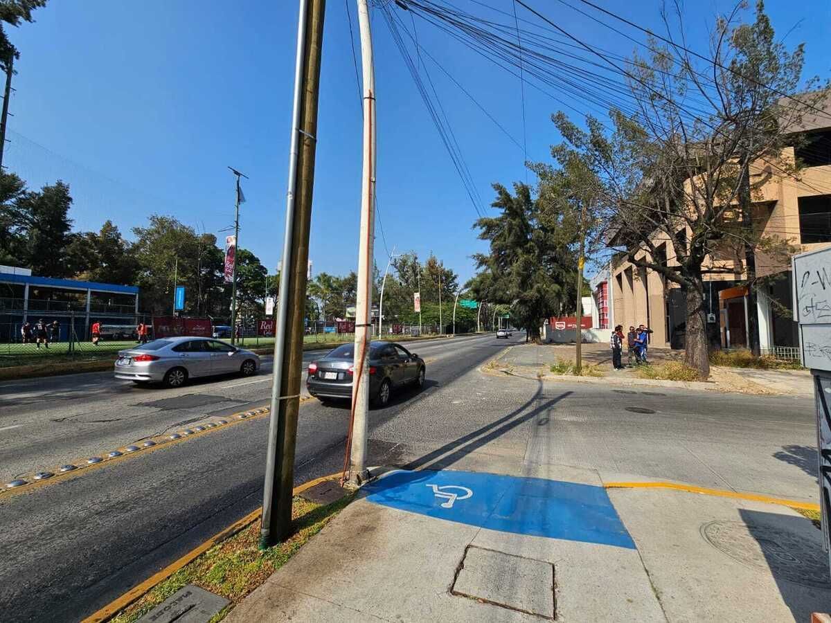 Local comercial en Jardines de los Arcos, Guadalajara, foto 10 de 17
