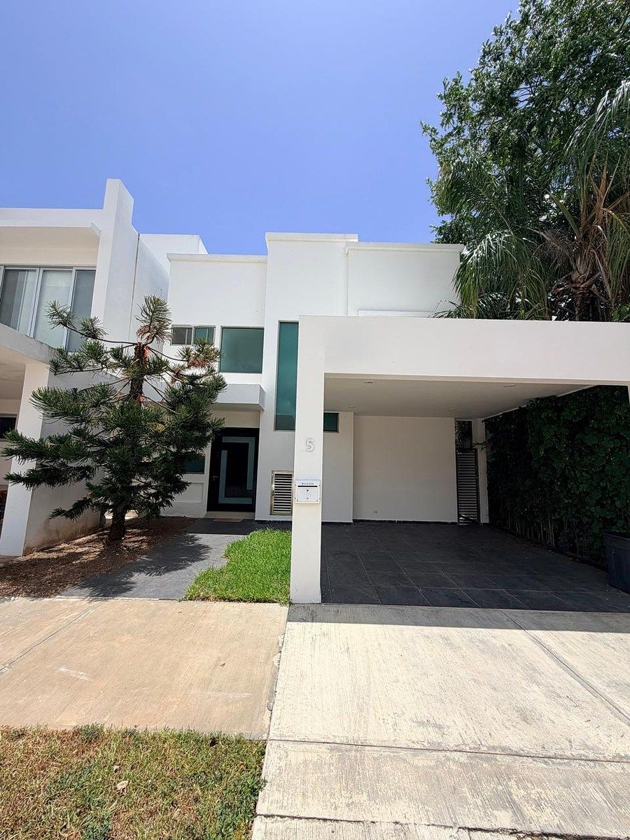 CASA EN VENTA 3 REC 4.5 BAÑOS RESIDENCIAL CUMBRES, foto 1 de 27