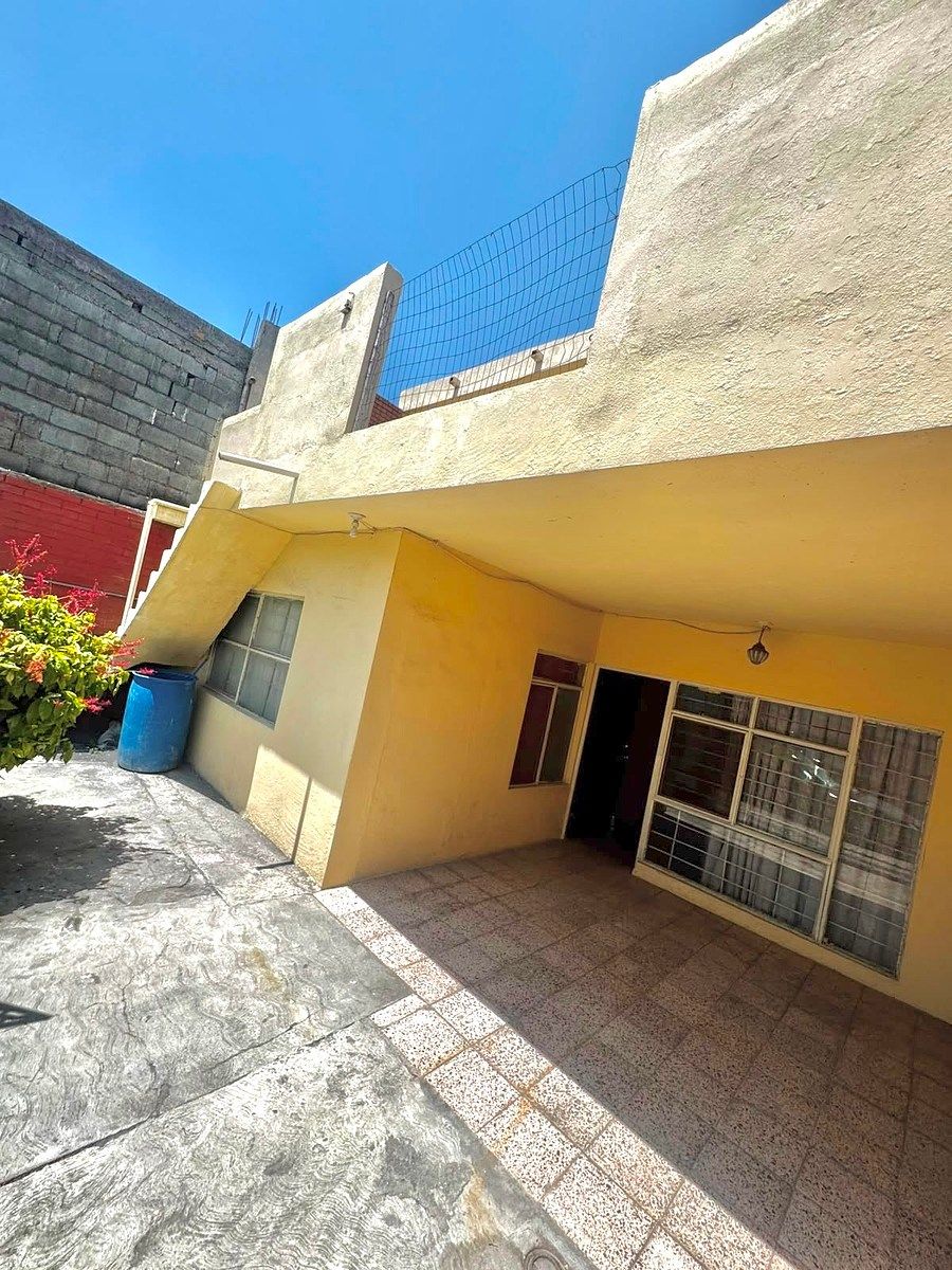 House in Carmen Romano de Lopez Portillo (fomerrey 27), San Nicolás de los Garza, photo 2 of 8