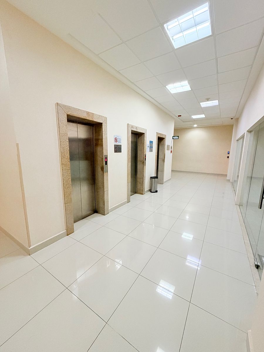 Oficina corporativa en el Penthouse de Torre Vértice en Montecristo, Mérida., foto 1 de 14