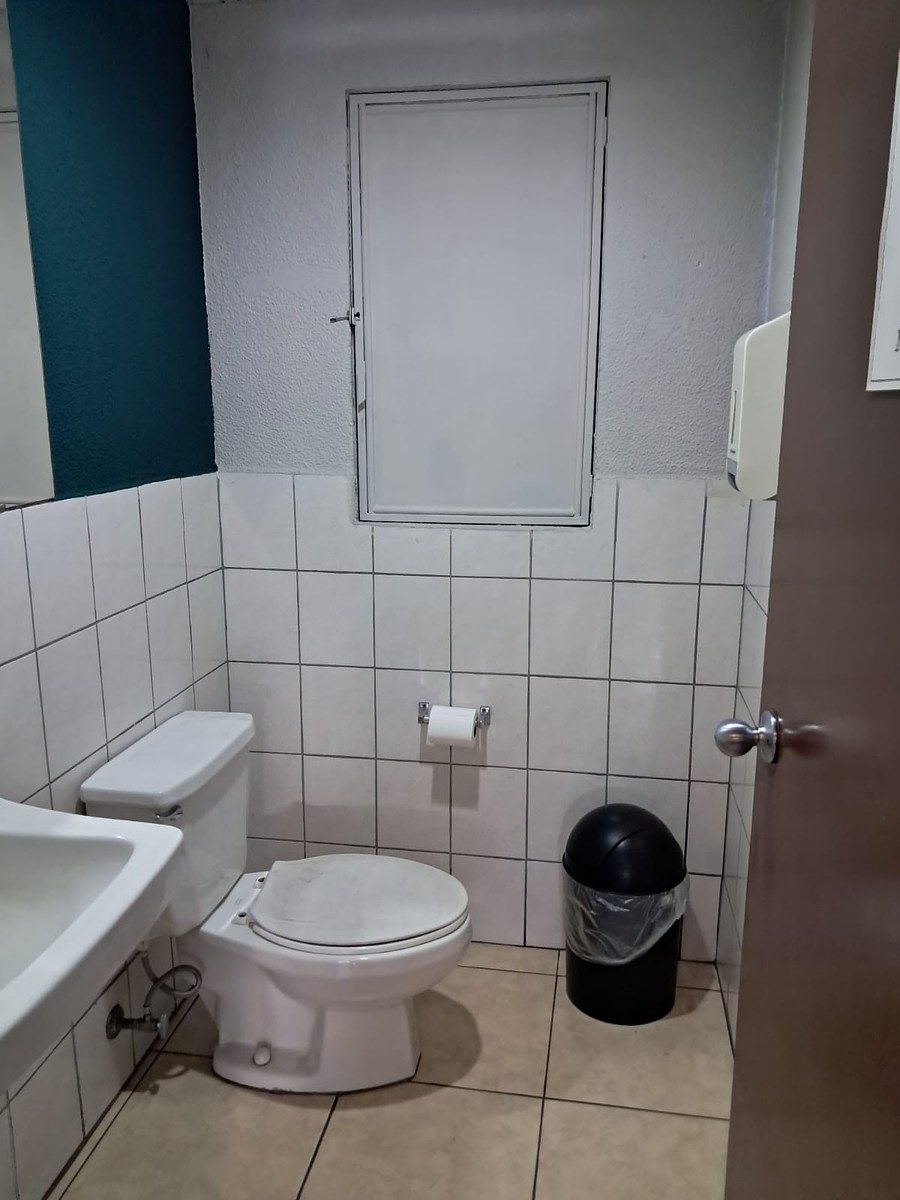 Oficina en Zona 9, Guatemala, foto 9 de 12