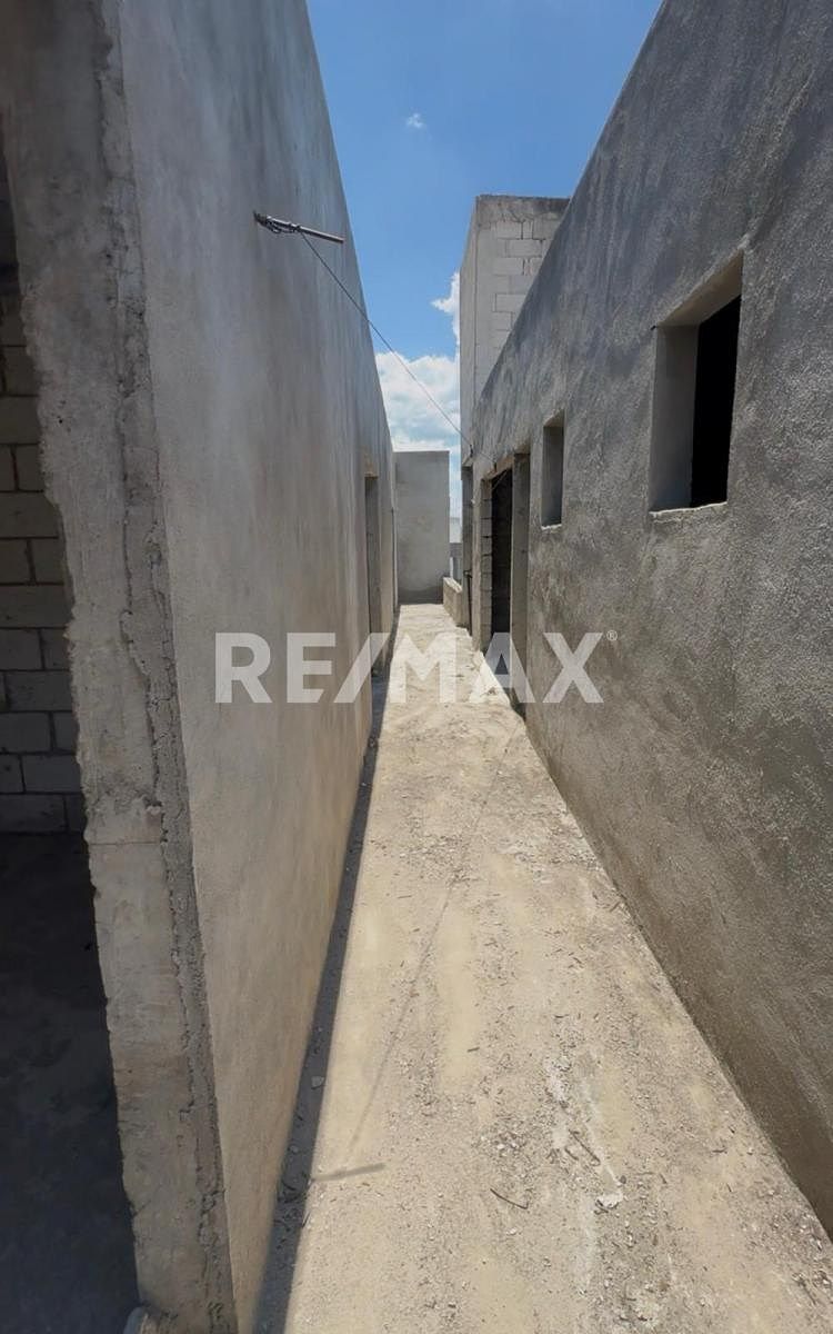 Building in La Purísima de la Cueva, Corregidora, photo 12 of 14