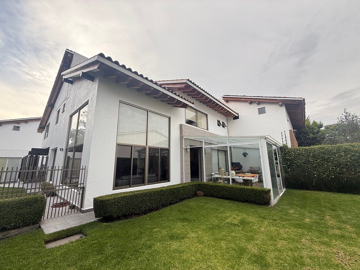 CASA COM JARDIM E TERRAÇO EM PRIVADA-LA LOMA SANTA FE, foto 1 de 22