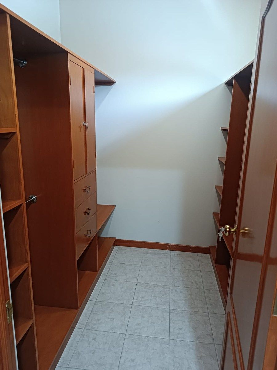 Vestidor 2, photo 12 of 14