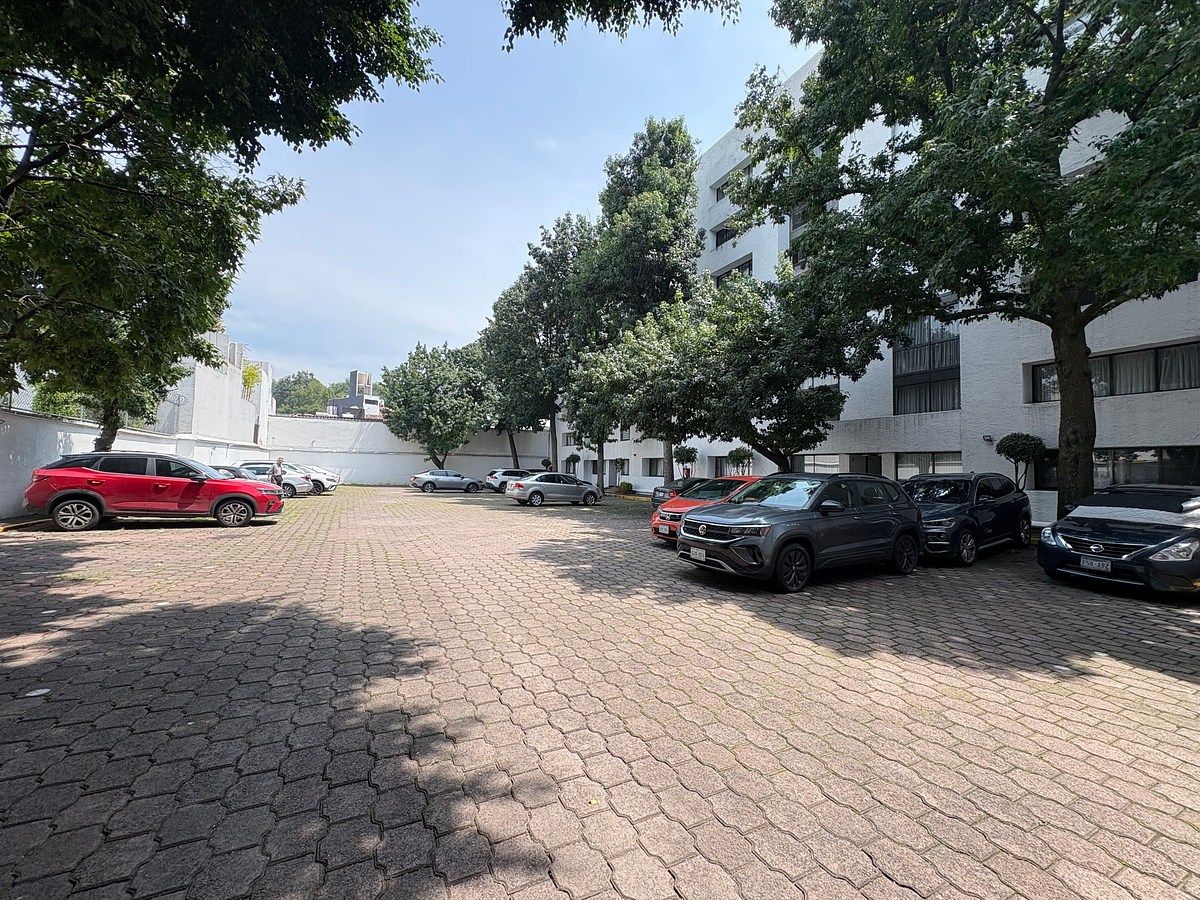 For rent in an incredible area to live!, photo 1 of 11