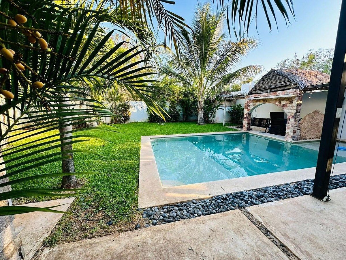 Casa em X-Cuyum, Conkal, foto 2 de 39