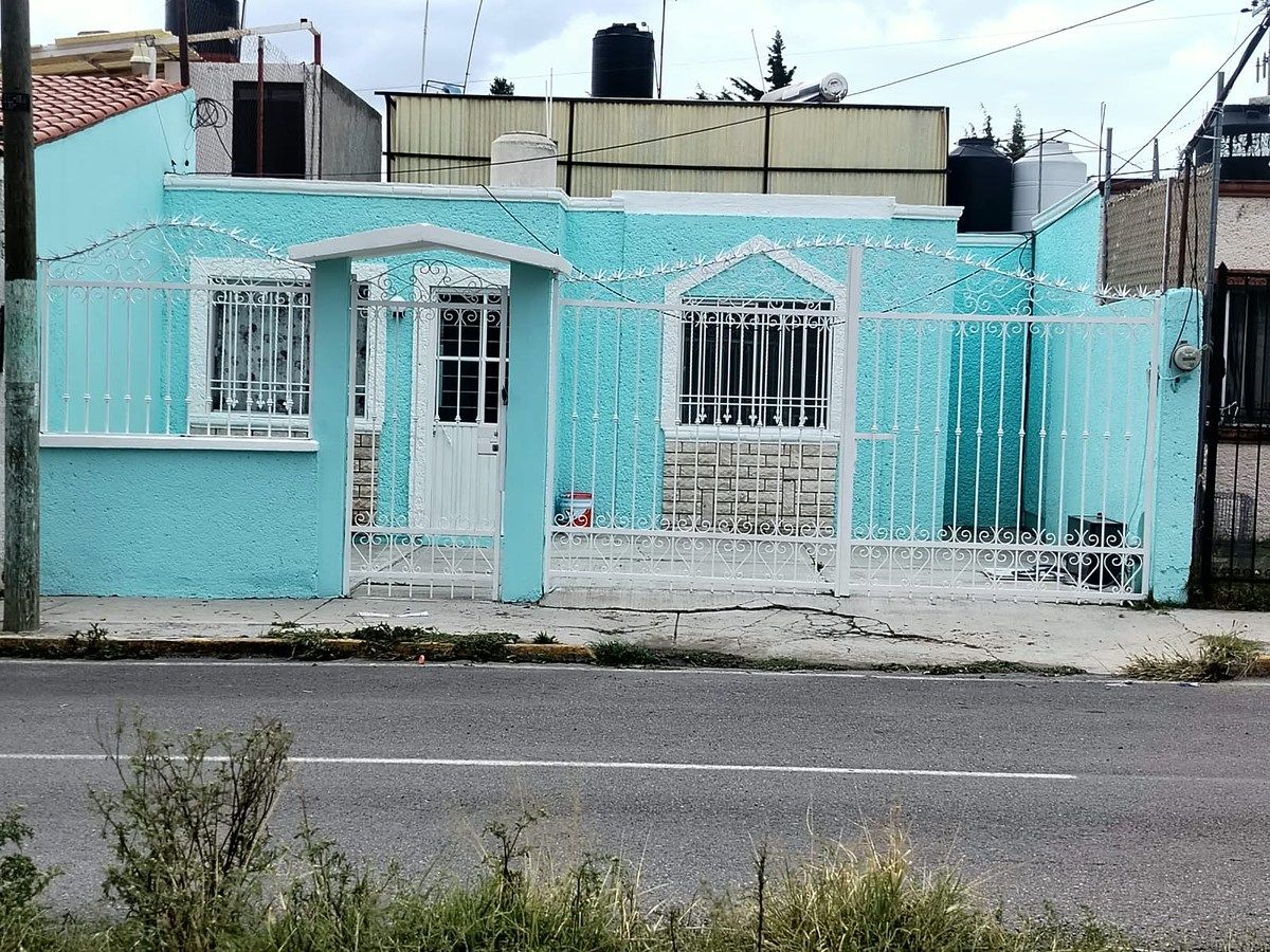 PACHUCA SELLS WELL LOCATED HOUSE IN POPULATION PARK, NEAR AURRERA, photo 1 of 19