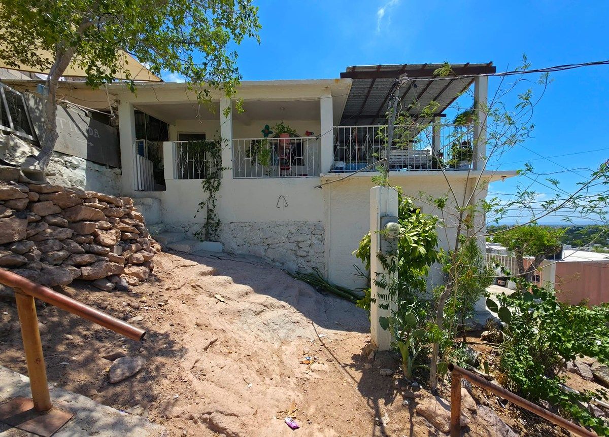 House in Ciudad del Cielo, La Paz, photo 2 of 25