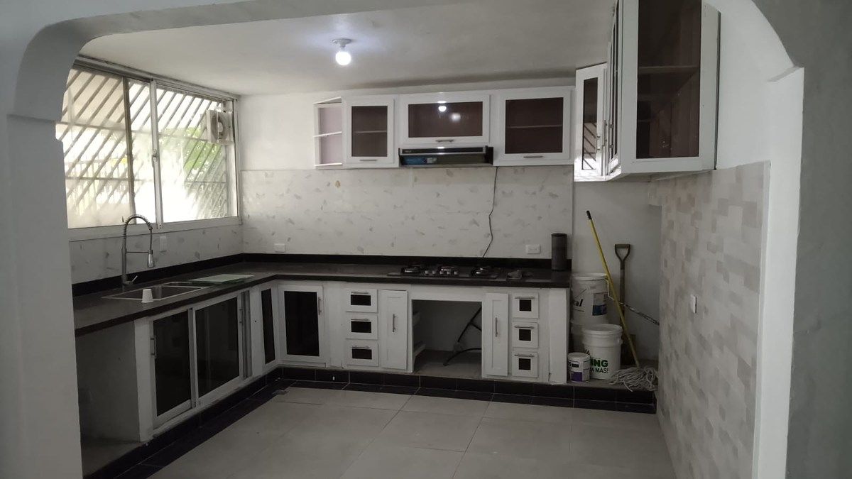 Venta Casa de 4 hab remodelada en Ciudad Moderna, foto 1 de 9