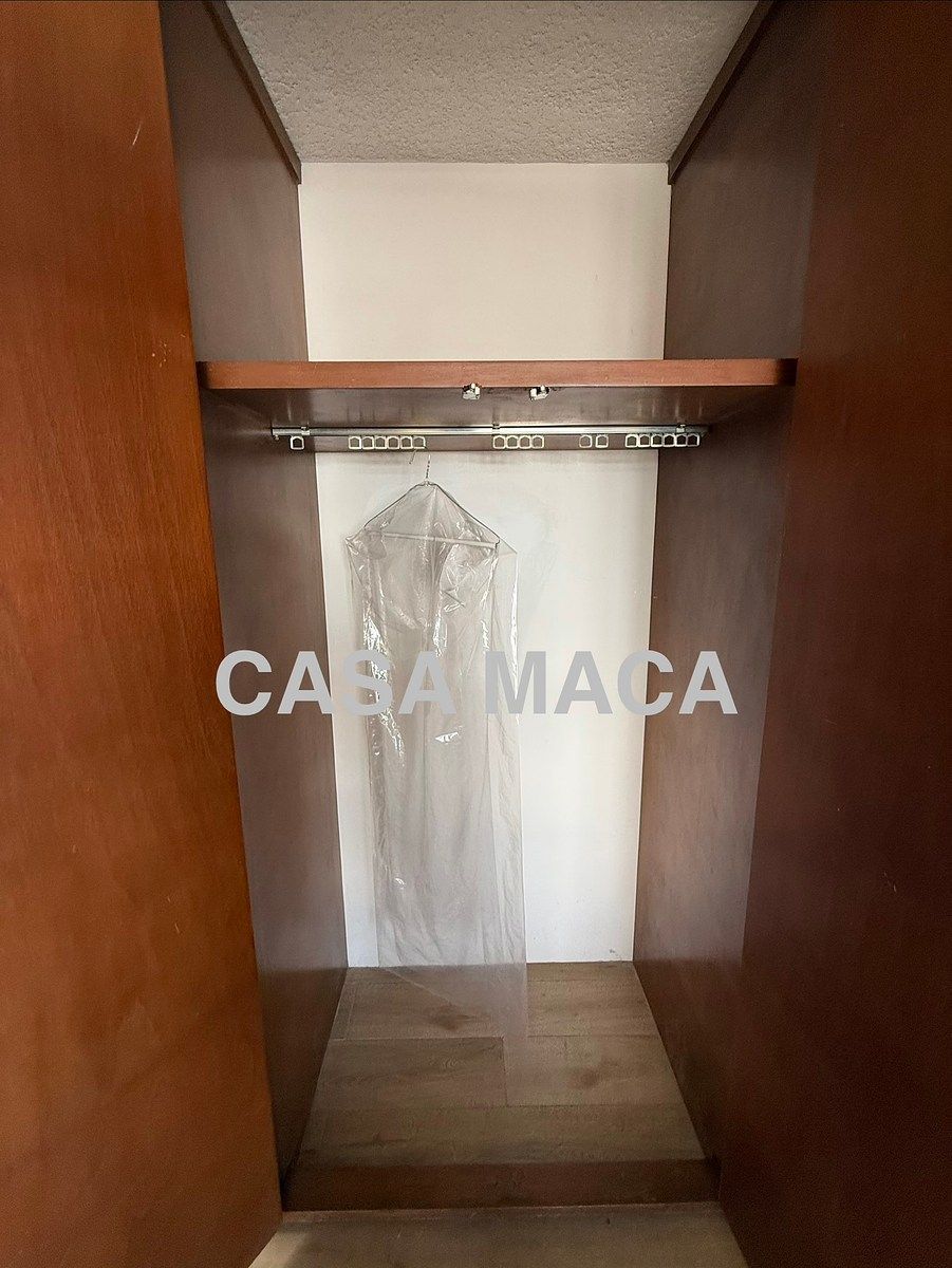 Closet, photo 13 of 22